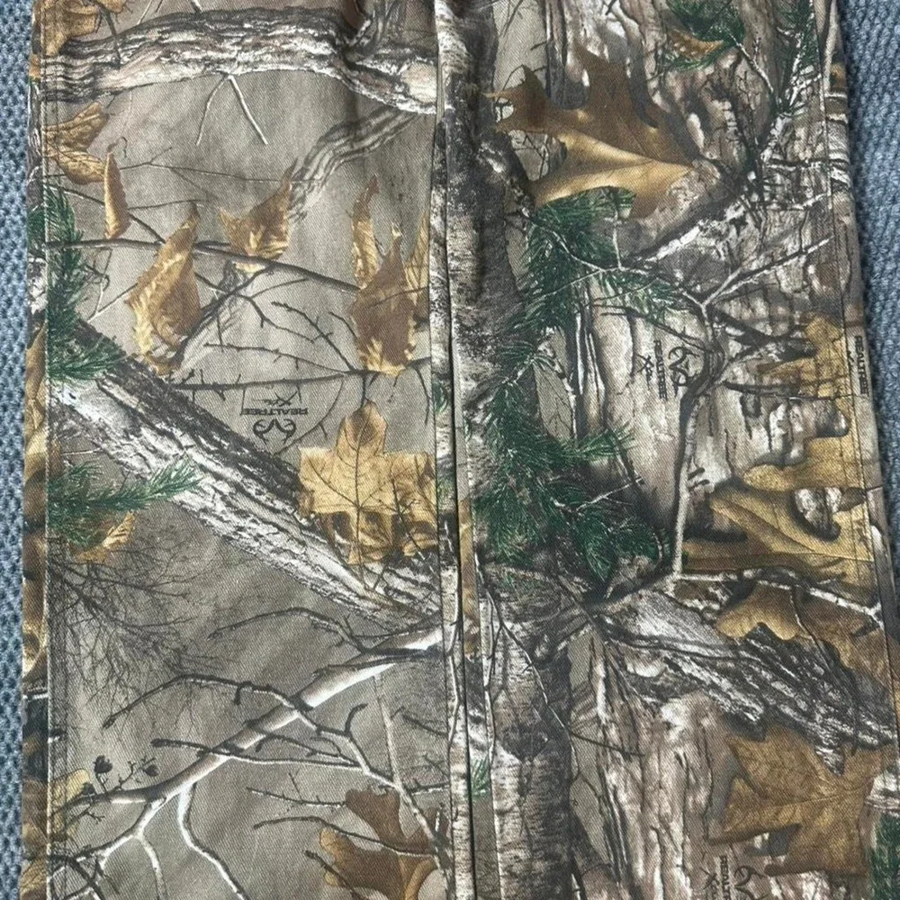 Realtree XTRA Camo Carpenter Pants Hunting Workwear with tree bark pattern